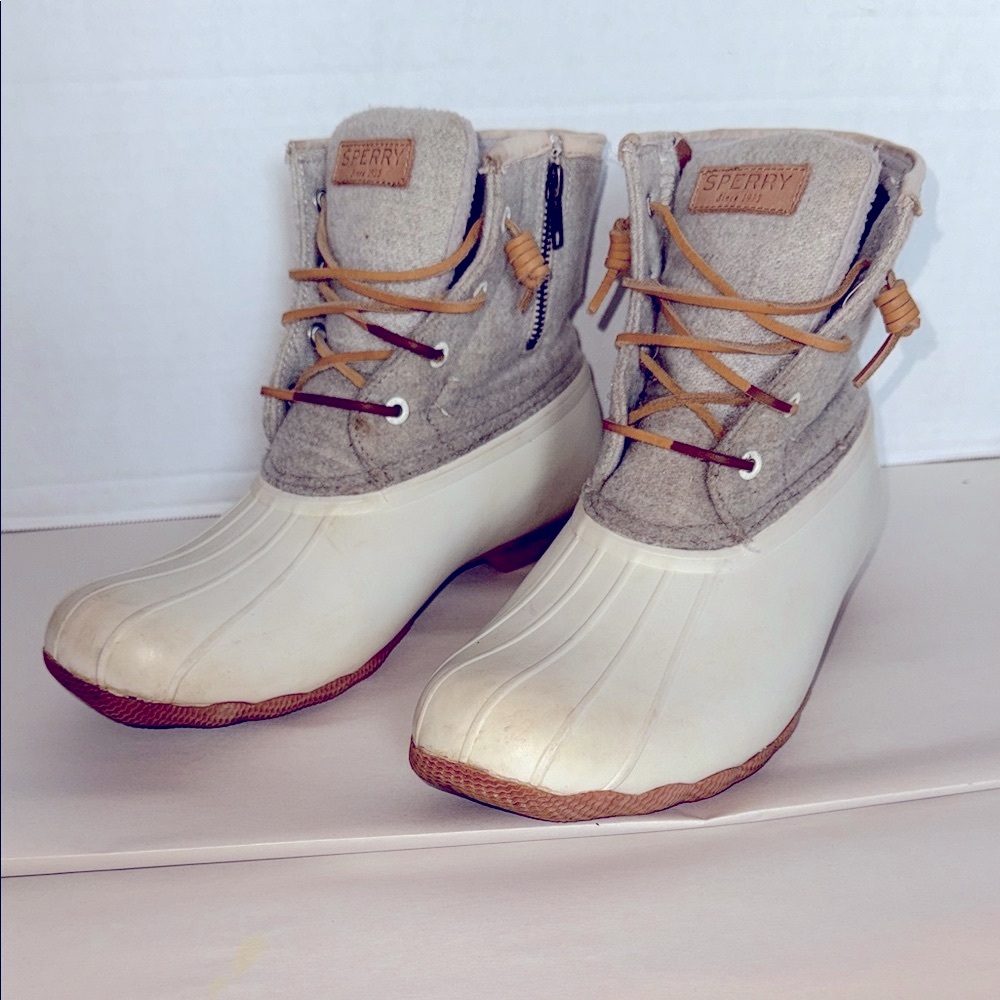 Sperry Women's Tan and Cream Winter Boots